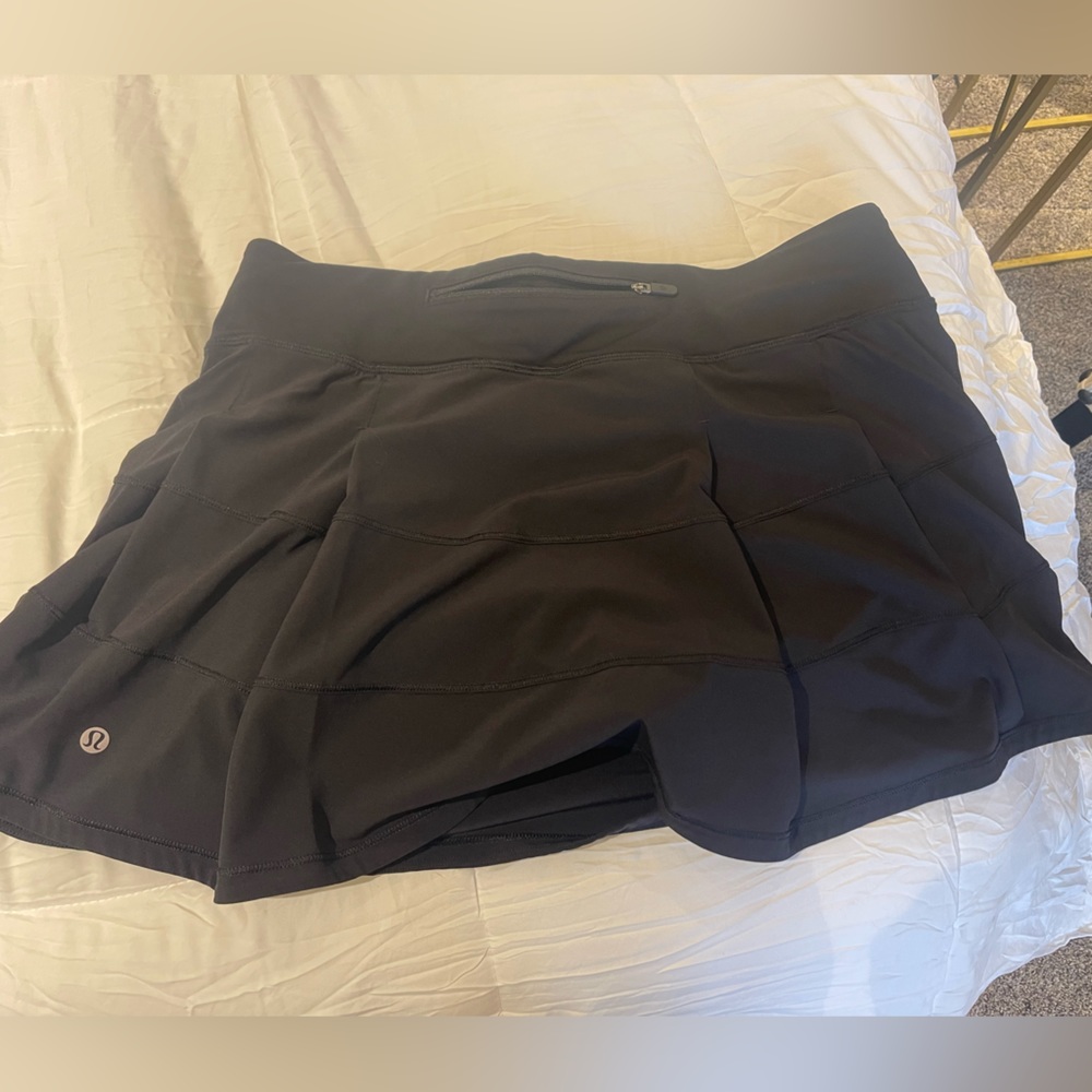 Lulu tennis skirt - only worn a few times - sells in stores brand new $68